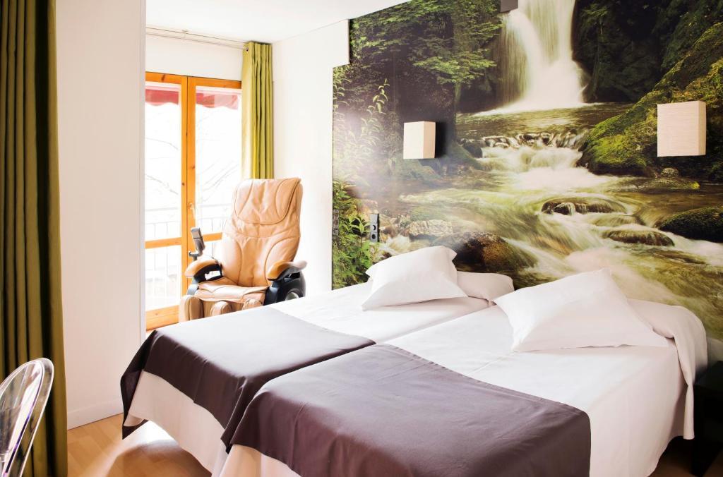 הואסקה Hospedium Hostal Un Punto Chic חדר תמונה