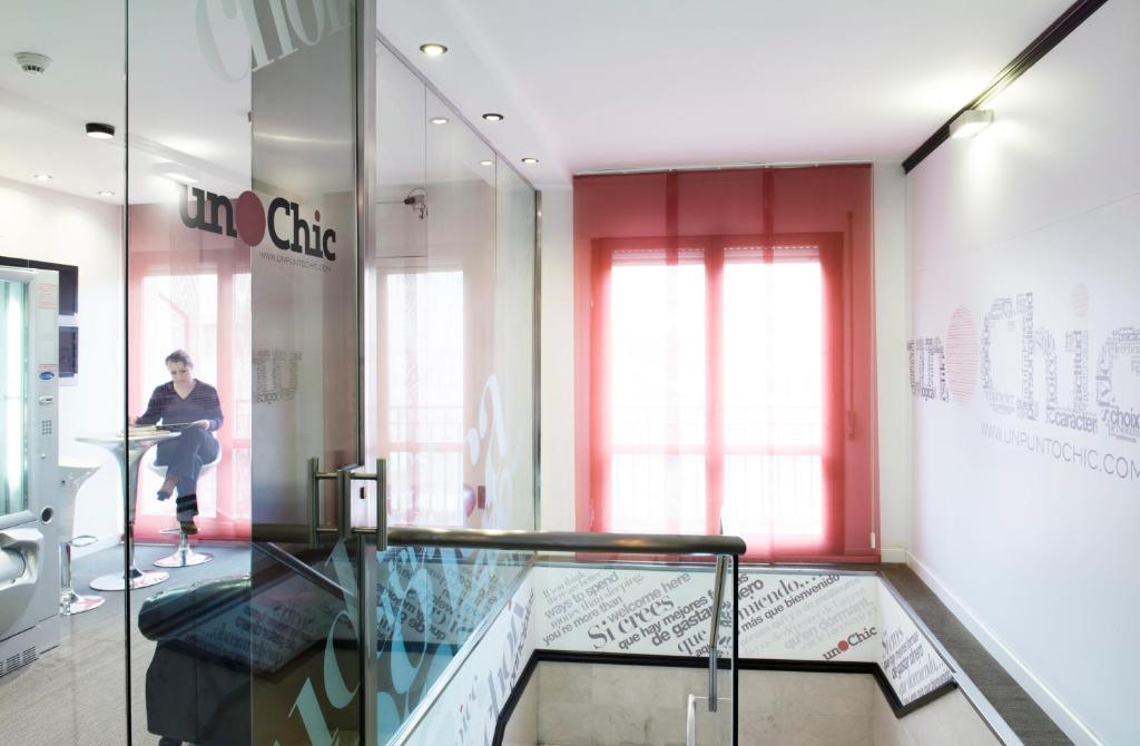 הואסקה Hospedium Hostal Un Punto Chic מראה חיצוני תמונה