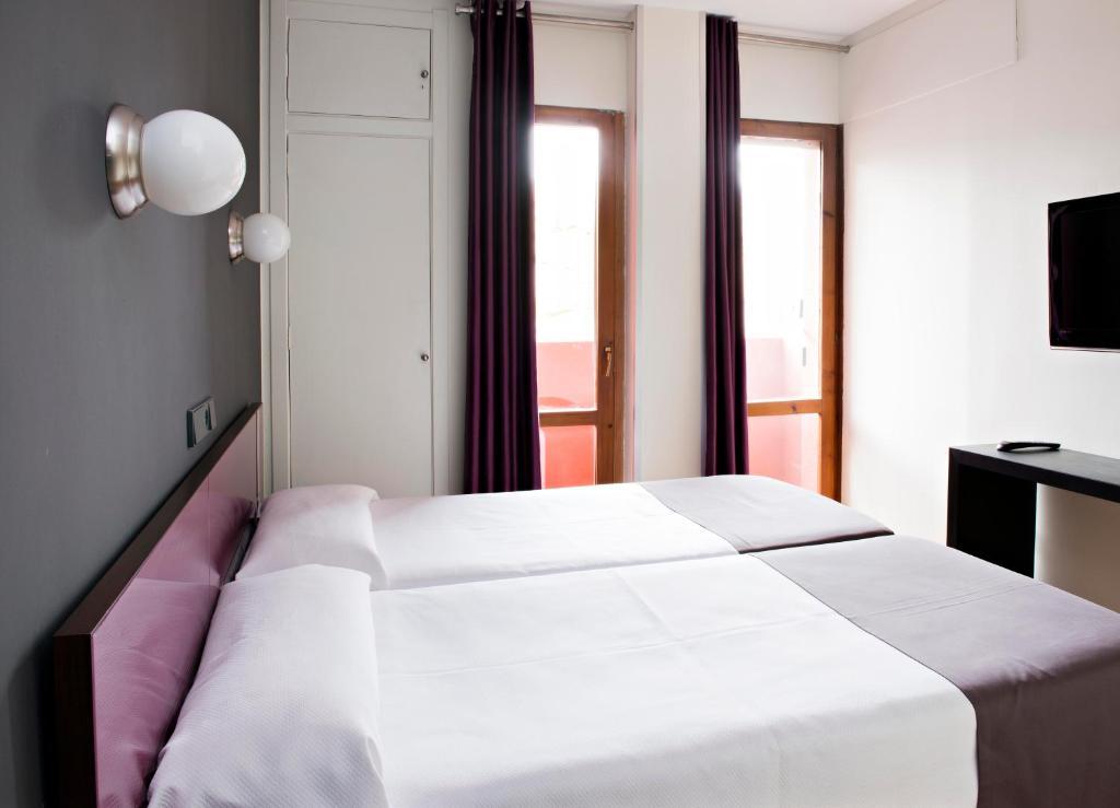 הואסקה Hospedium Hostal Un Punto Chic חדר תמונה