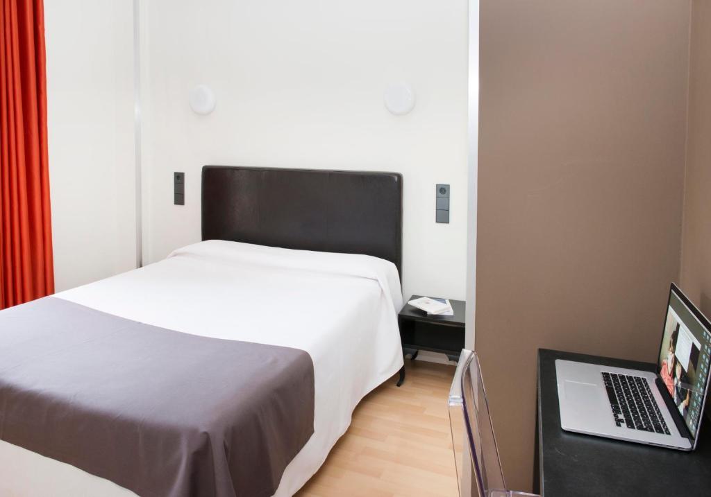 הואסקה Hospedium Hostal Un Punto Chic חדר תמונה