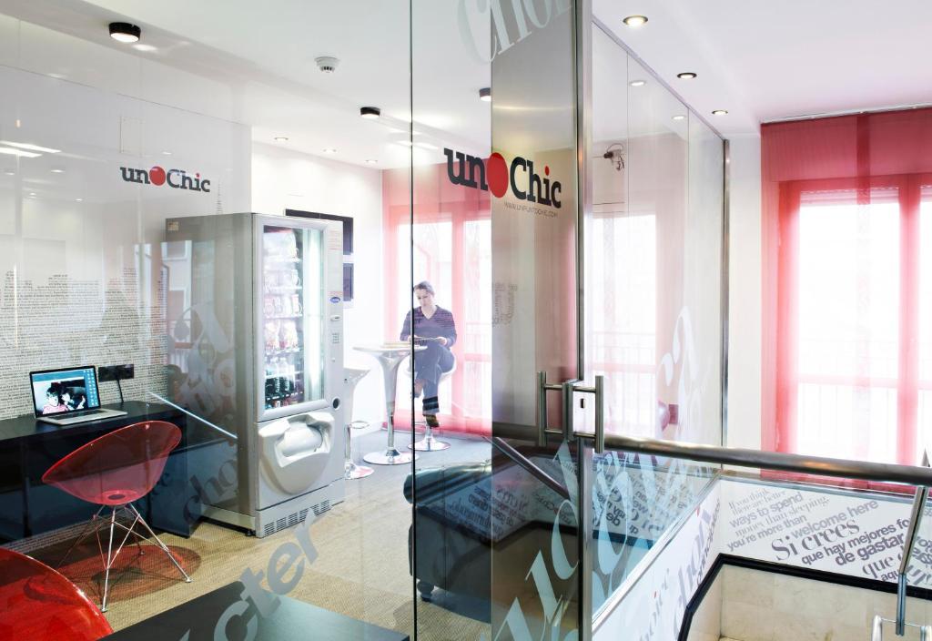 הואסקה Hospedium Hostal Un Punto Chic מראה חיצוני תמונה